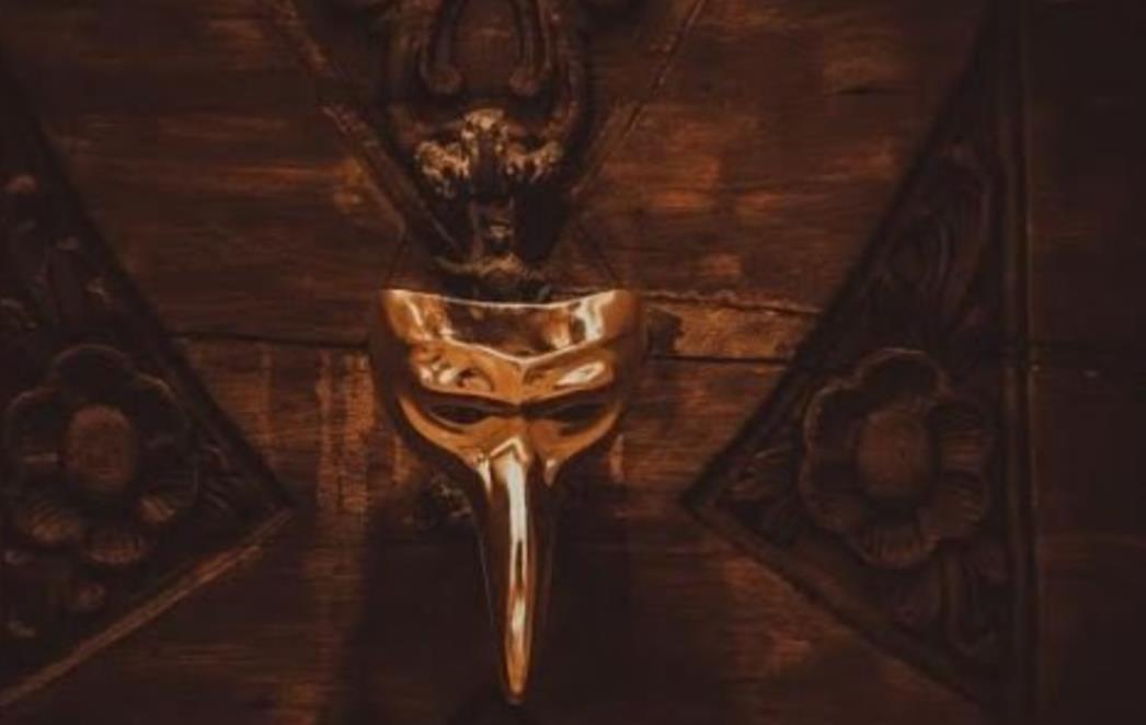 Što se krije iza maske koja je objavljena na Instagram profilu Revelina?