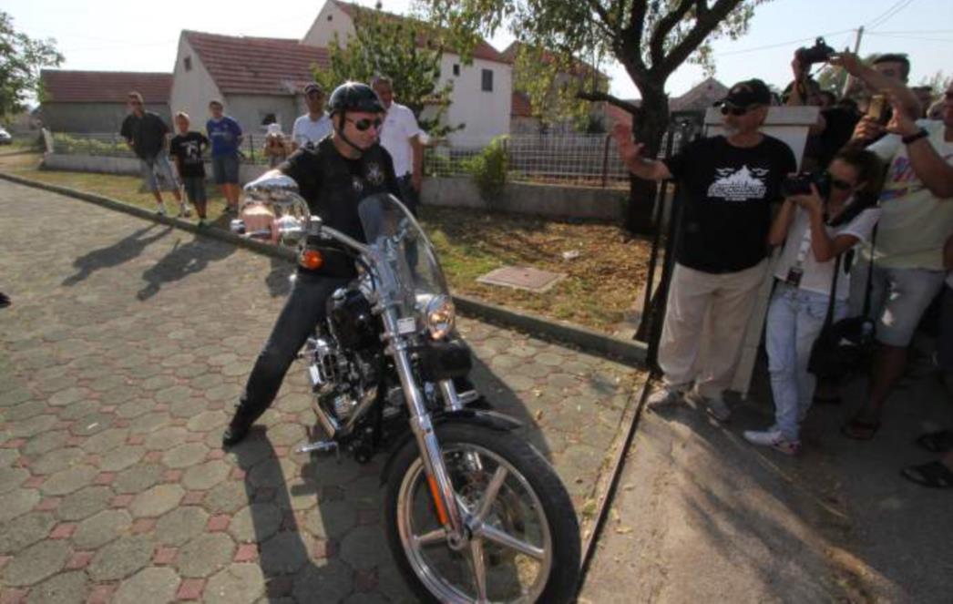 ČAVOGLAVE: Sve spremno za veliki Thompsonov koncert, stigli Mate Bulić, Miroslav Škoro i Slavonia Band  (FOTO)