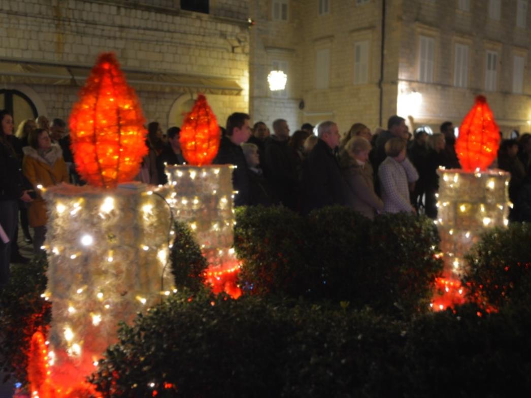 Brojni hrvatski gradovi uvode štednju za blagdane