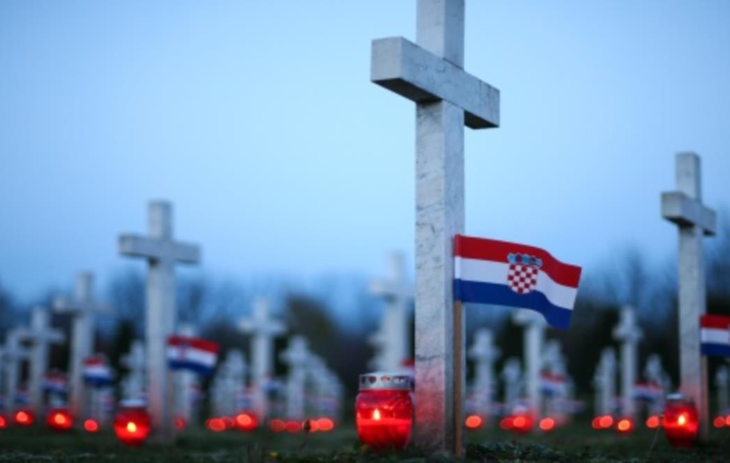 PRATITE UŽIVO: Dvije kolone spojile se u jednu, dubrovački biskup Mate Uzinić predvodi Svetu misu!