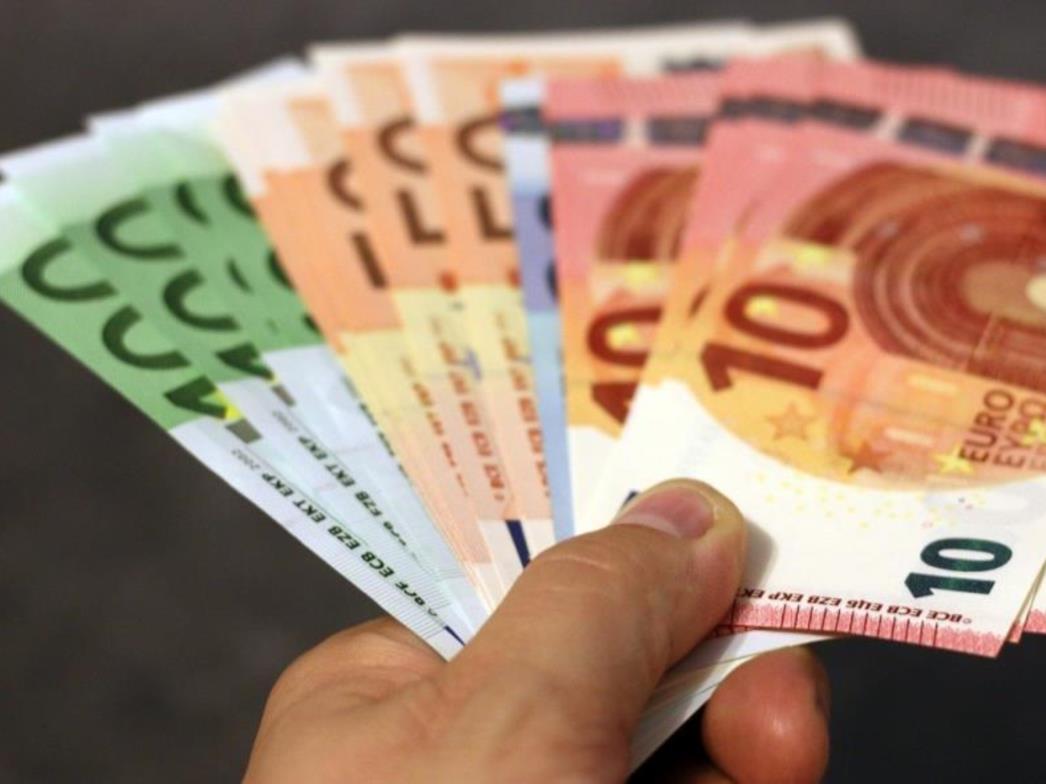 MJENJAČNICE ODLAZE U POVIJEST Snalažljivi Hrvati zarađuju i na konverziji ušteđevine iz čarape