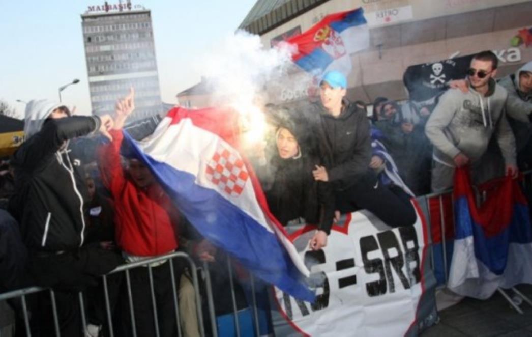 Srpski navijači spalili hrvatsku zastavu u Banja Luci