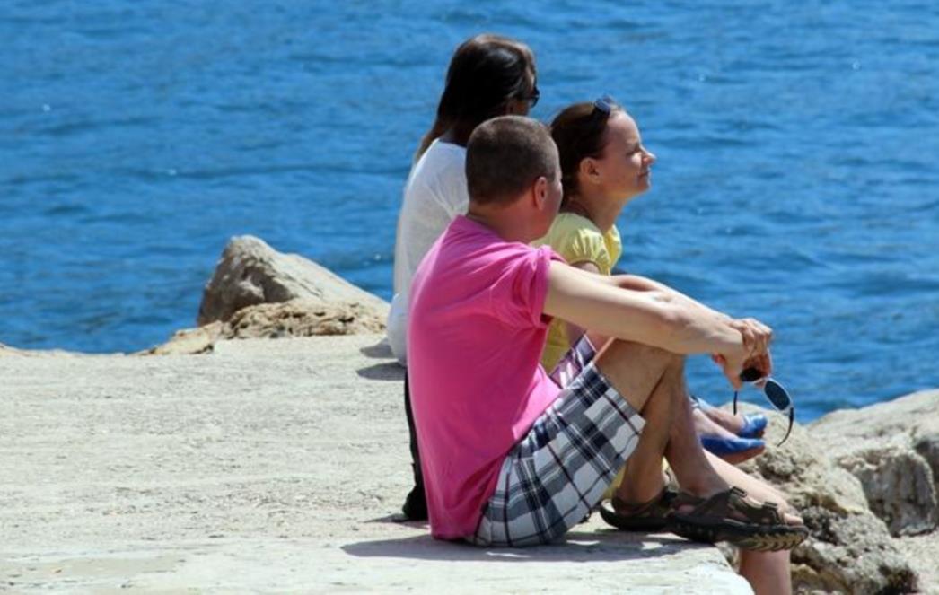 DUBROVNIK: Ulice, kafići i plaže prepune turista