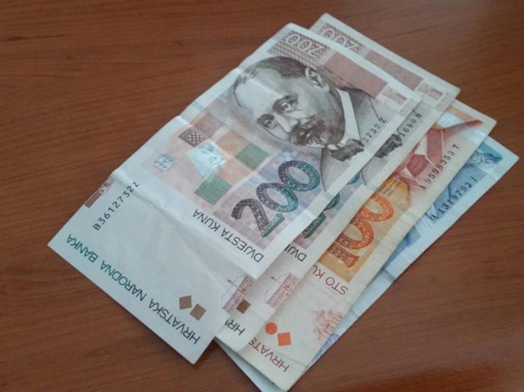 Ovi su gradovi najavili božićnice za umirovljenike, negdje isplata već počela