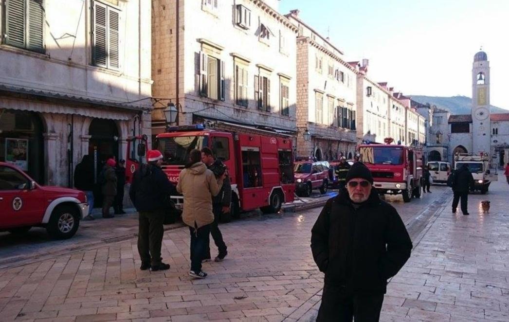 Požar u povijesnoj jezgri pod kontrolom: Zapalilo se u fast food restoranu