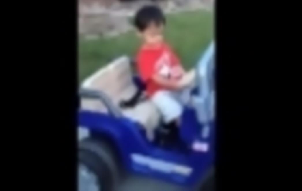 VIDEO DANA:  Spava za volanom i vozi