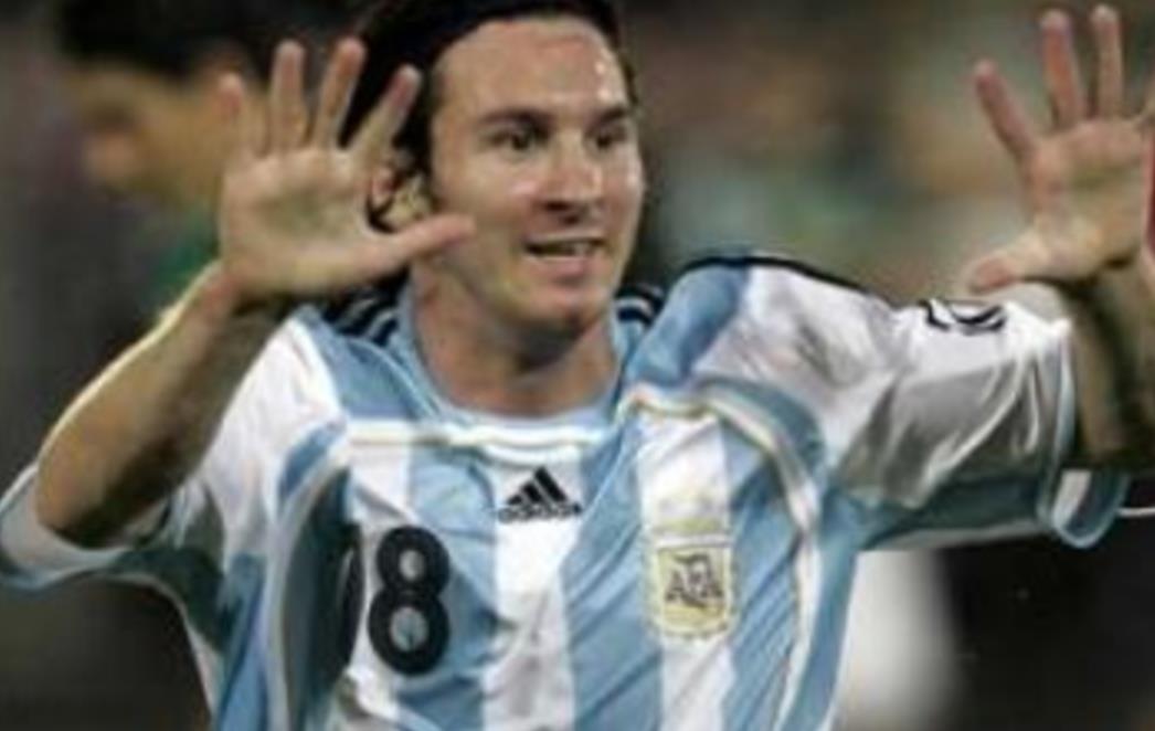 Messi nakon pretrpljenog prekršaja još dobio i loptu u glavu 