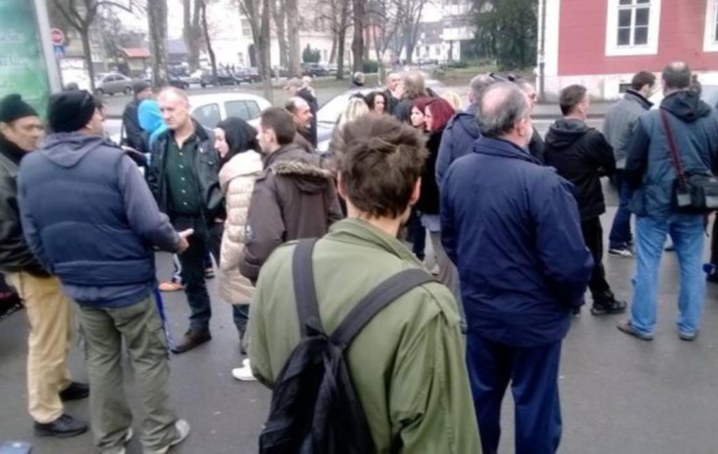 U SISKU STOTINJAK PROSVJEDNIKA:  Želimo ostavku i pritvor Lovrić Merzel te građansku vlast kao u Metkoviću!