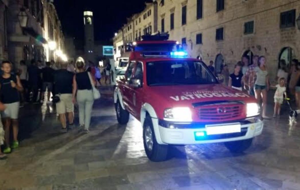GRAD BEZ STRUJE: Turisti i Dubrovčani šokirani!