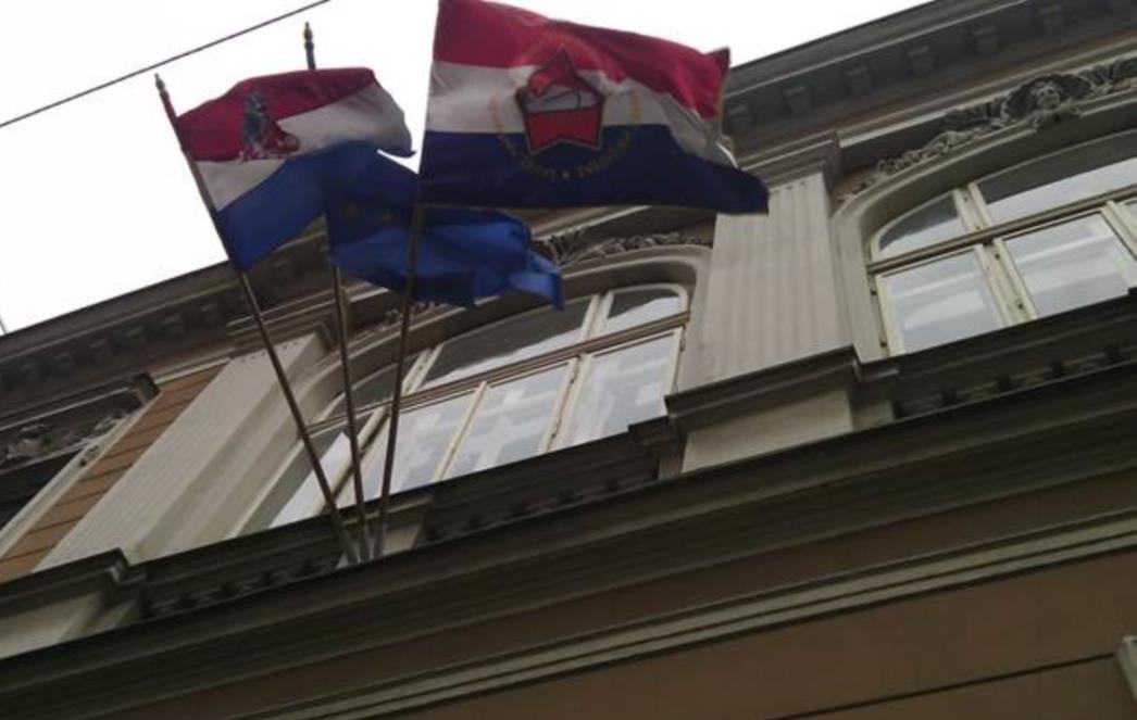 NEKI NE ZABORAVLJAJU: Crvena zvijezda na hrvatskoj zastavi usred Zagreba! 