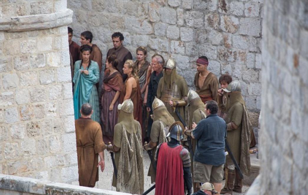 POTPUNO GOLA U DUBROVNIKU: Platili su ogromnu cijenu da snimka ne izađe van