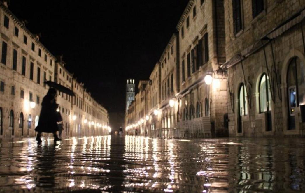 JADRAN NA UDARU CIKLONE 'DAVID': Grmljavinsko nevrijeme do četvrtka, a onda zahlađenje!