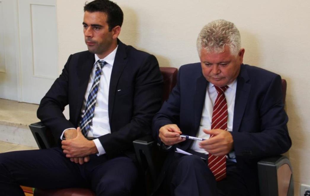 Nakon kritika sa svih strana Raguž teška srca vraća kariće: Šalje se loša poruka, neka i taksisti onda voze bez dozvole!