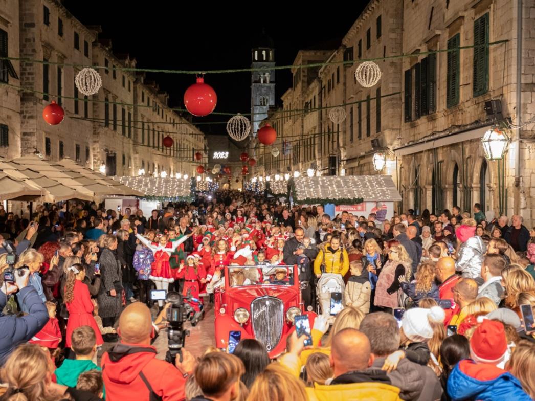 PRVI EFEKTI ZIMSKOG FESTIVALA Dubrovnik na dan otvaranja zabilježio povećanje u noćenjima od 48 posto u odnosu na 2019. godinu