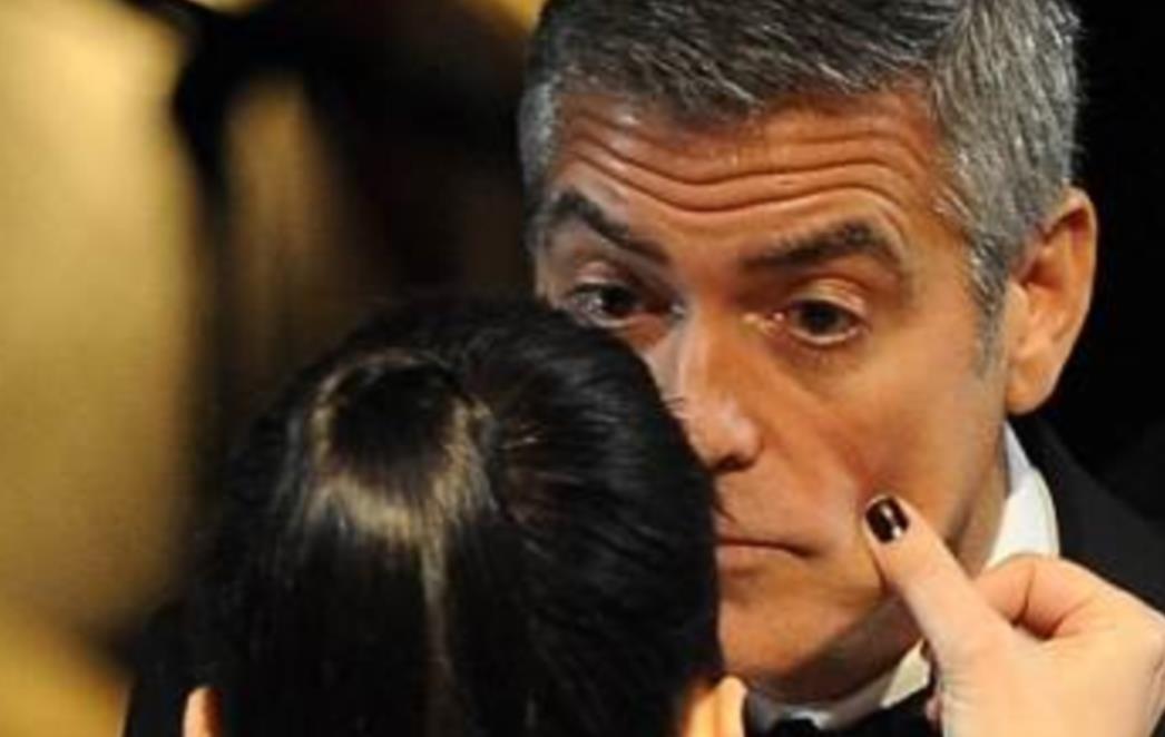 Evo što kaže Clooney: Pijana Sandra Bullock me zove svaku noć!