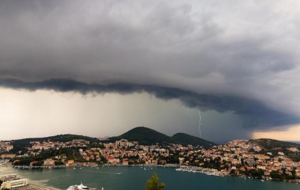 Dubrovački lovci na oluje opet su došli na svoje (FOTOGALERIJA)