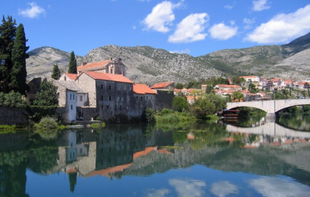 DUBROVČANI U TREBINJU: Usput maznu i ćevape!
