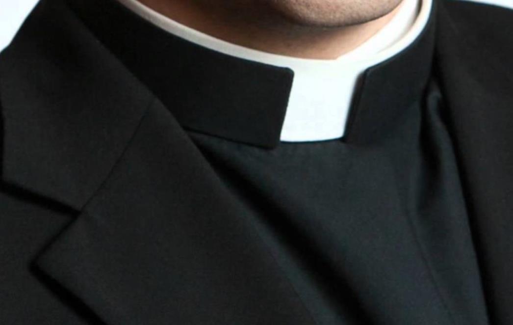 Svećenik uhićen jer je oko 100 tisuća dolara crkvenog novca potrošio na frajere s gej aplikacije