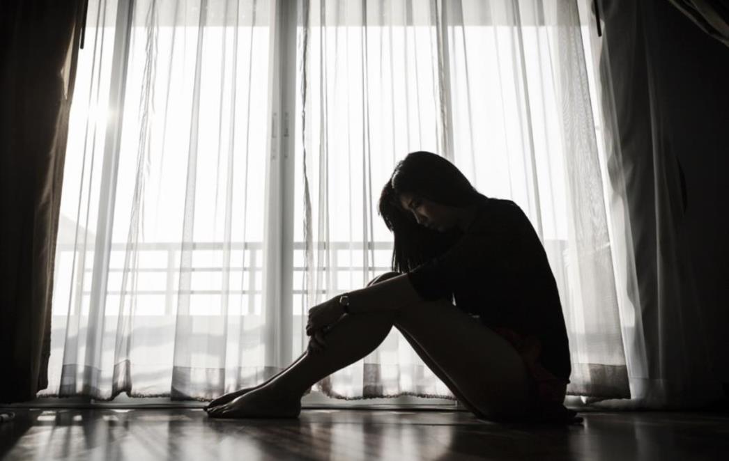 ZASTRAŠUJUĆE SNIMKE ISKORIŠTAVANJA DJECE Muškarac i mlada žena maloljetnike uveli u pornografiju