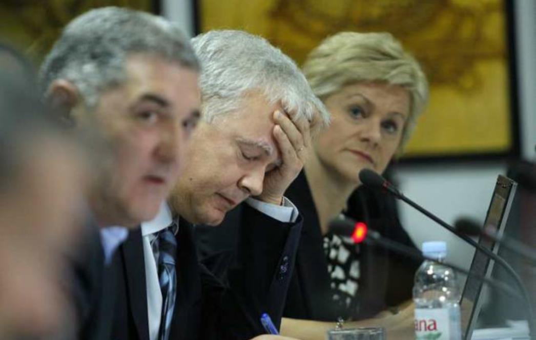 Nova sjednica u ponedjeljak, Hajduk će dobiti jamstvo za kredit, prosvjednike otjerala kiša