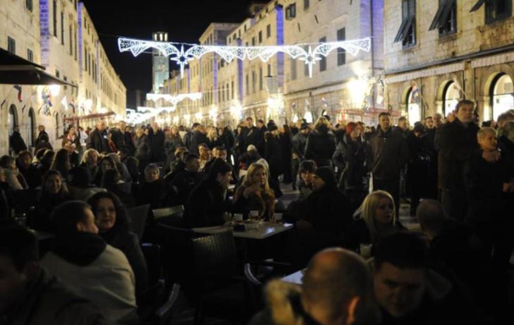 Otkrijte uz koga ćete dočekati Novu godinu na Stradunu!