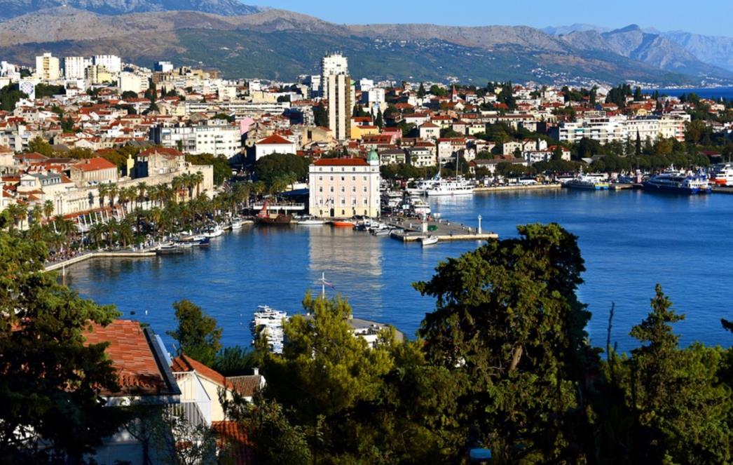 NOVI NAPAD U SPLITU Francuz izboden nožem u prsa, bori se za život