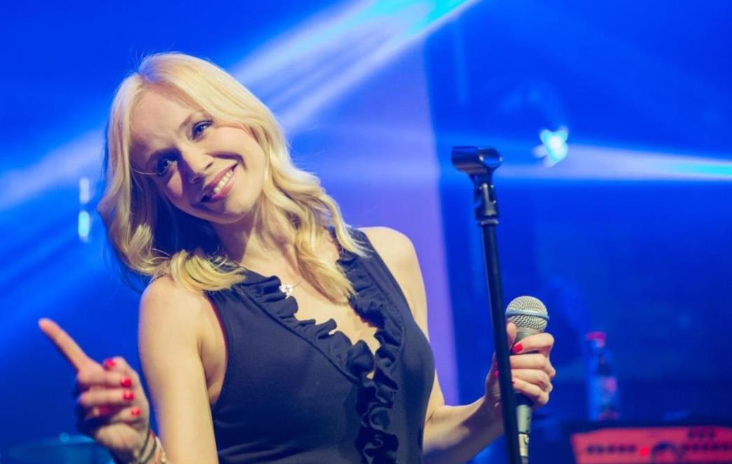OVO NIJE OČEKIVALA Rozga se rasplakala pred publikom u Beogradu
