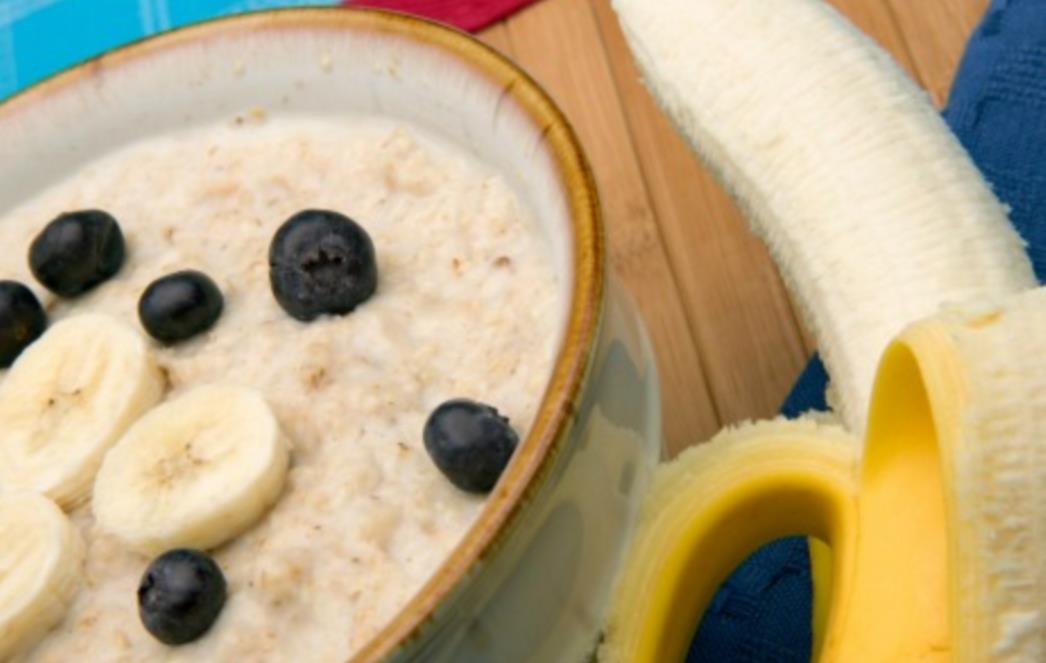 RECEPT DANA: Bulgur s voćem i lješnjacima