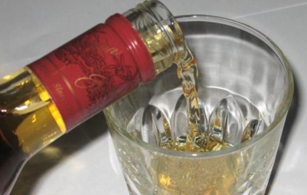 Upozorenja o štetnosti za zdravlje uskoro i na bocama alkoholnih pića
