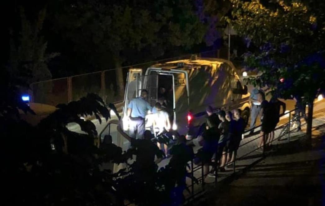 POLICIJA SPRIJEČILA SUKOB Dvojica mladića u Župi planirala se potući, vršnjaci se okupili oko njih