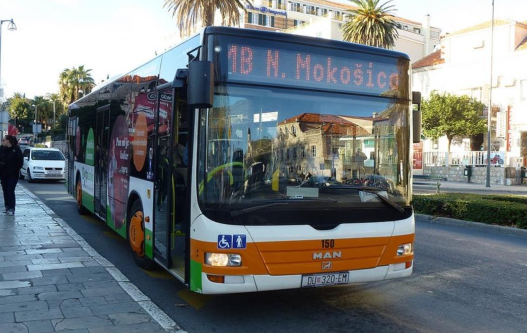 ZATVORENI KOLEGIJ NA OTVORENOM: Gradska uprava u autobusima obilazi Dubrovnik 