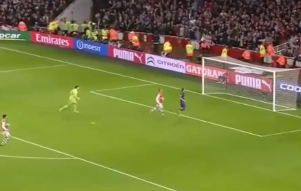 NOGOMETNI GAFOVI: Ovo su najveći promašaji golova u 2014. godini! (VIDEO)