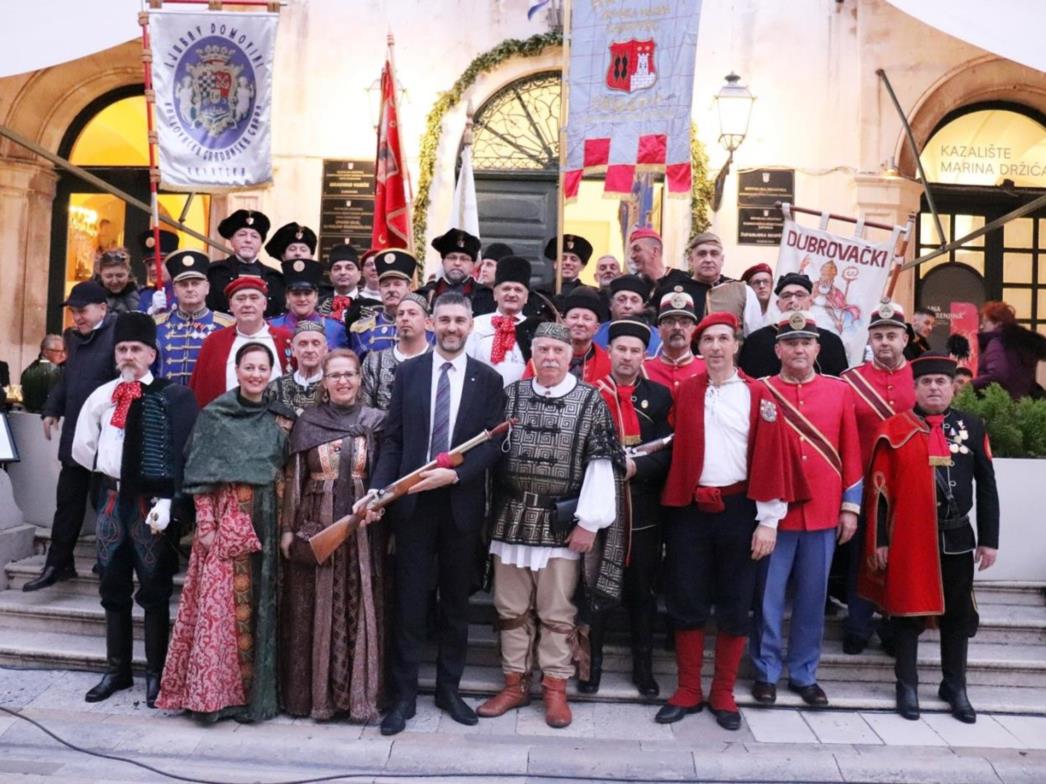Tradicionalni susret gradonačelnika, Dubrovačkih trombunjera i povijesnih postrojbi