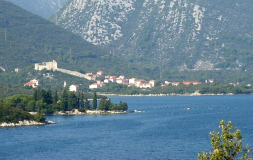 Jedrenjak zapeo za dalekovod Ston - Neum, smanjeno napajanje strujom cijelog juga Hrvatske