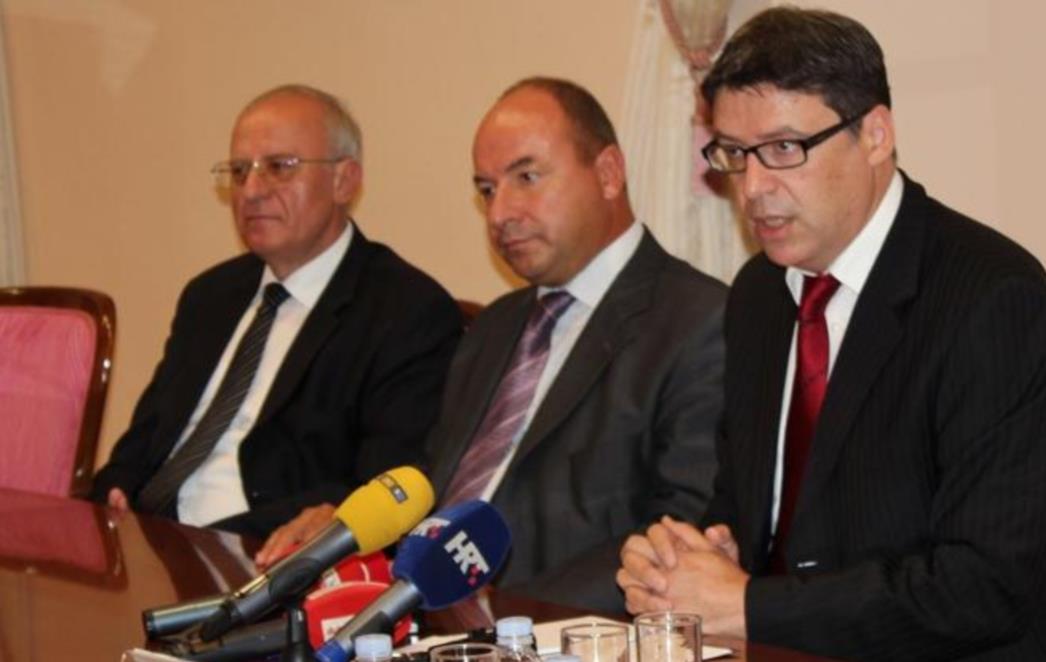 Nastavnici organizirano: Jovanovićeva poltronska mašinerija nadmašila je sva očekivanja!
