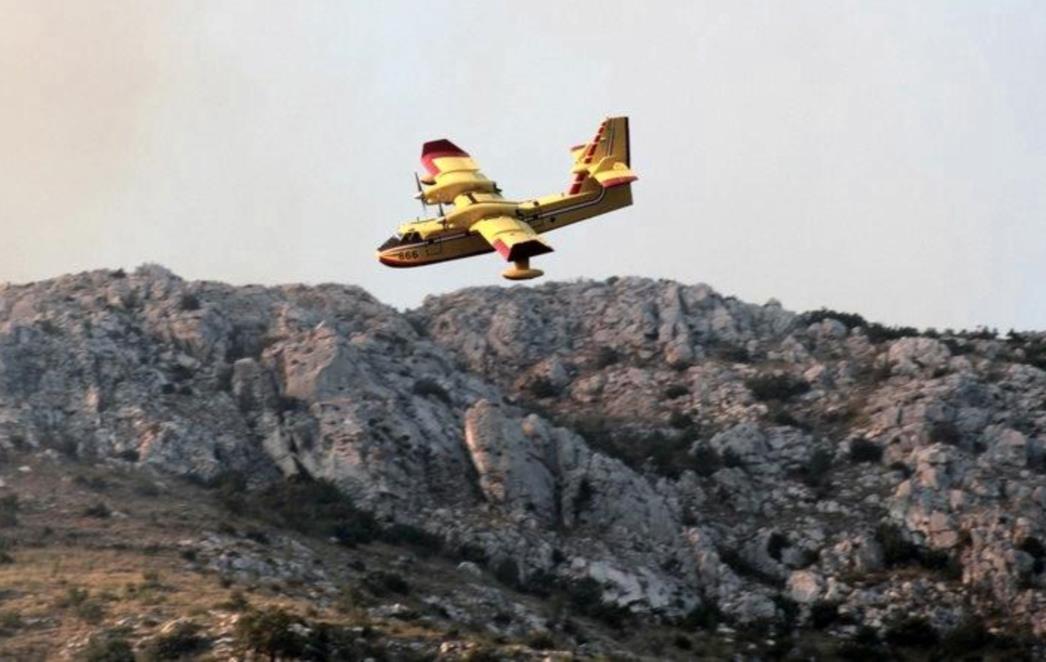 Požar u Imotici još nije lokaliziran, opožareno 50 hektara