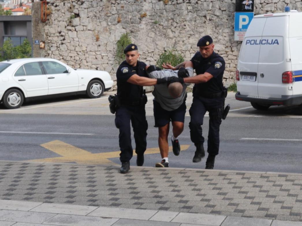 Dvojica optuženih za stravično ubojstvo na slobodi, mještani Rogotina u strahu