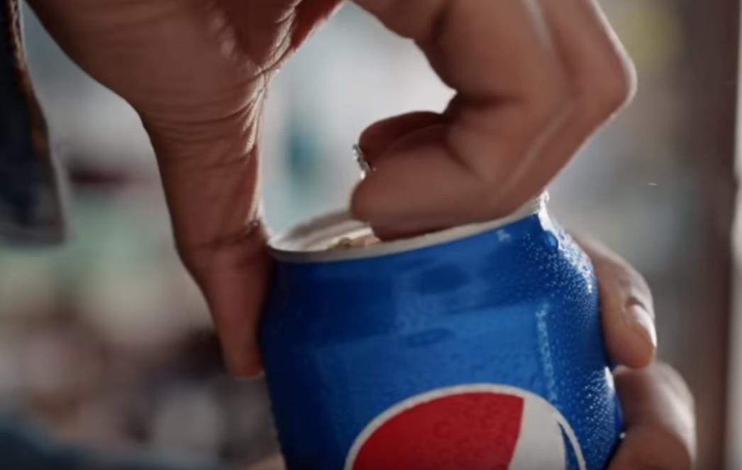 SVJETSKI PROIZVOĐAČI GAZIRANIH PIĆA Stanje na burzi: Coca-Cola bilježi pad, Pepsi u usponu