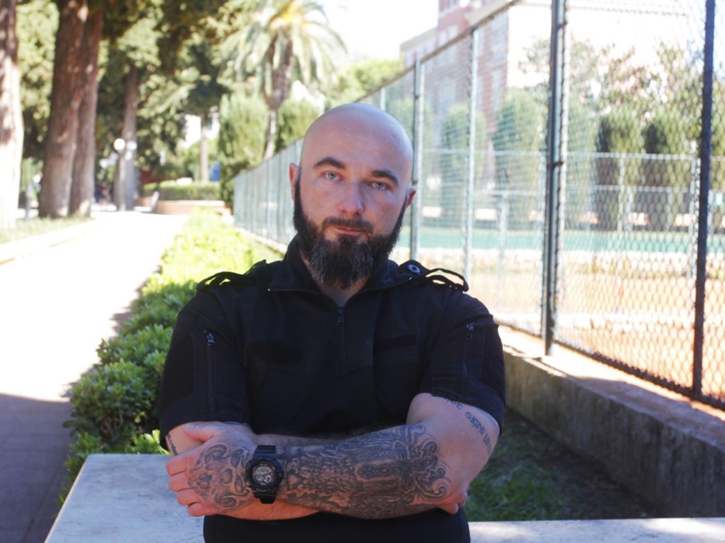 Krešimir Cvjetanović voli rušiti stereotipe, po danu je profesor, a po noći izbacivač u klubu
