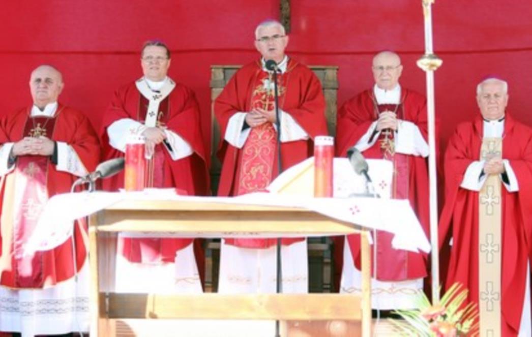 Pročitajte cijelu propovijed biskupa Mate Uzinića u Vukovaru