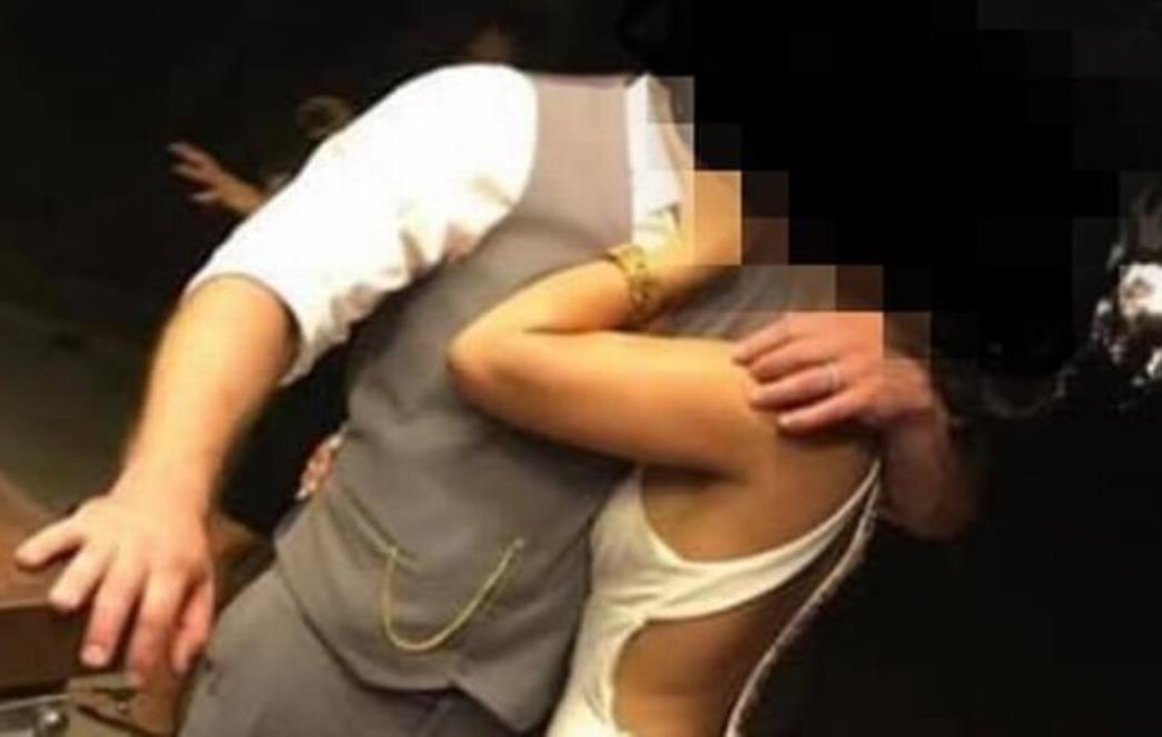 'OK, IMAŠ SUPER GUZU, ALI OVO JE MALO BIZARNO' Vjenčanica izazvala raspravu, jedni kažu da je atraktivna i seksi, drugi rigaju vatru