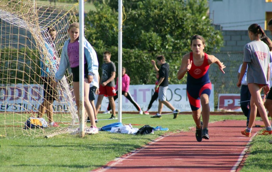 Dubrovačka atletičarka  Rebecca Beazkoetxea Radić ostvarila novi osobni rezultat u skoku u dalj