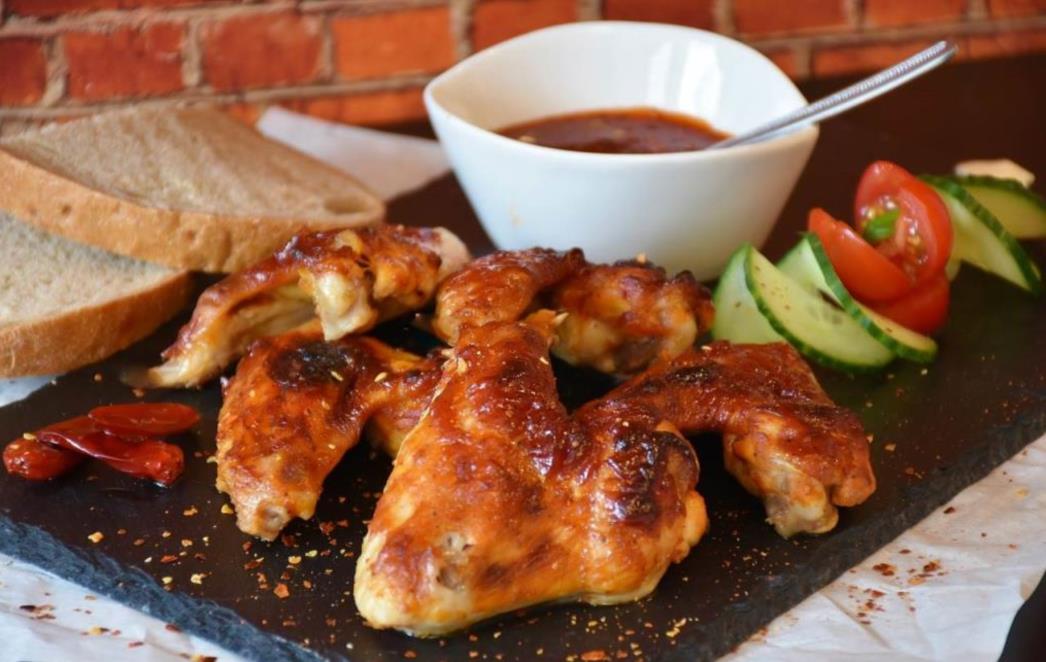 Koronavirus otkriven i na pakiranju smrznutih pilećih krilca