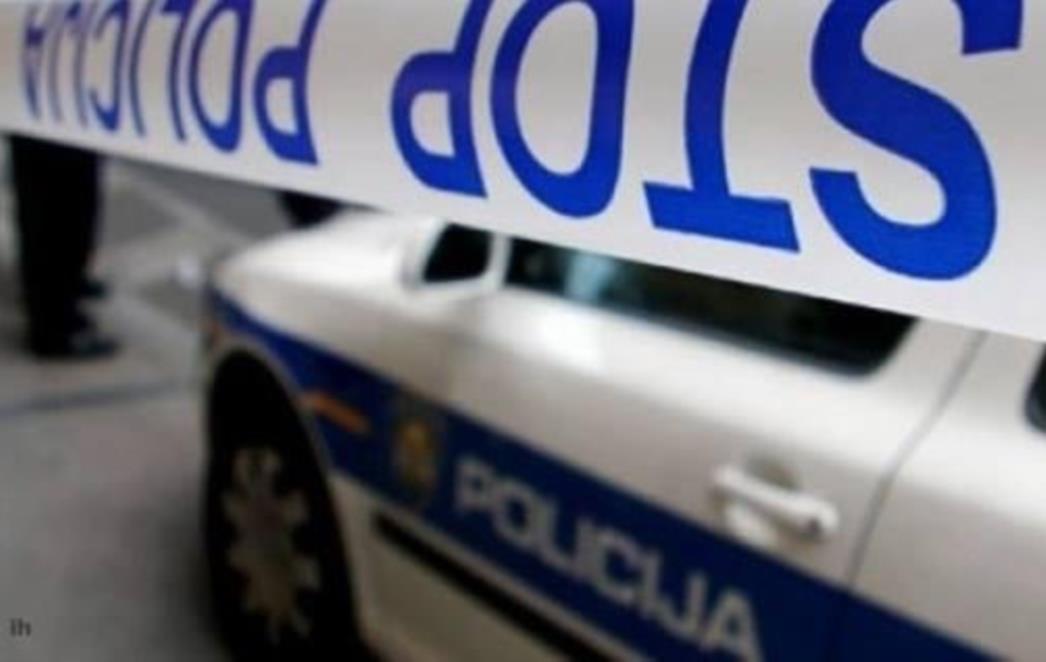 RANO JUTROS Izboli mladića ispred kafića u Sinju