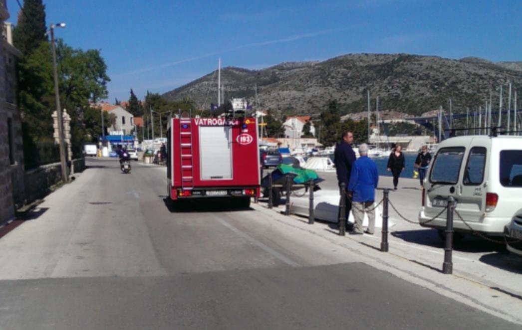 NESVAKIDAŠNJA NESREĆA U DUBROVNIKU: Žena (64) upala u more, izvlačili je vatrogasci! (FOTO)