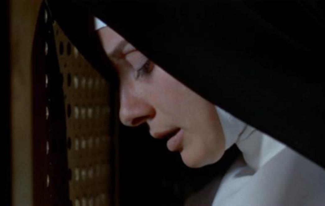 KRIJU JOJ IDENTITET: Časna sestra rodila, a nije ni znala da je trudna!