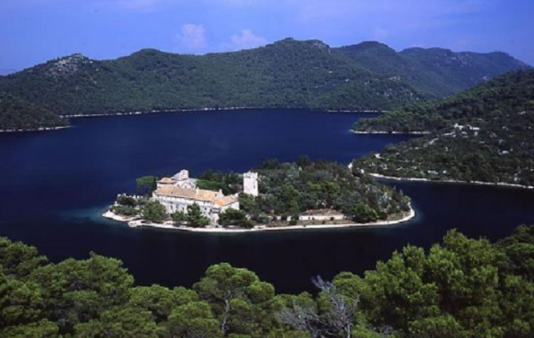 ZMAJLOVIĆ DANAS U DUBROVNIKU o postignutom dogovoru između NP Mljet i Dubrovačke biskupije!