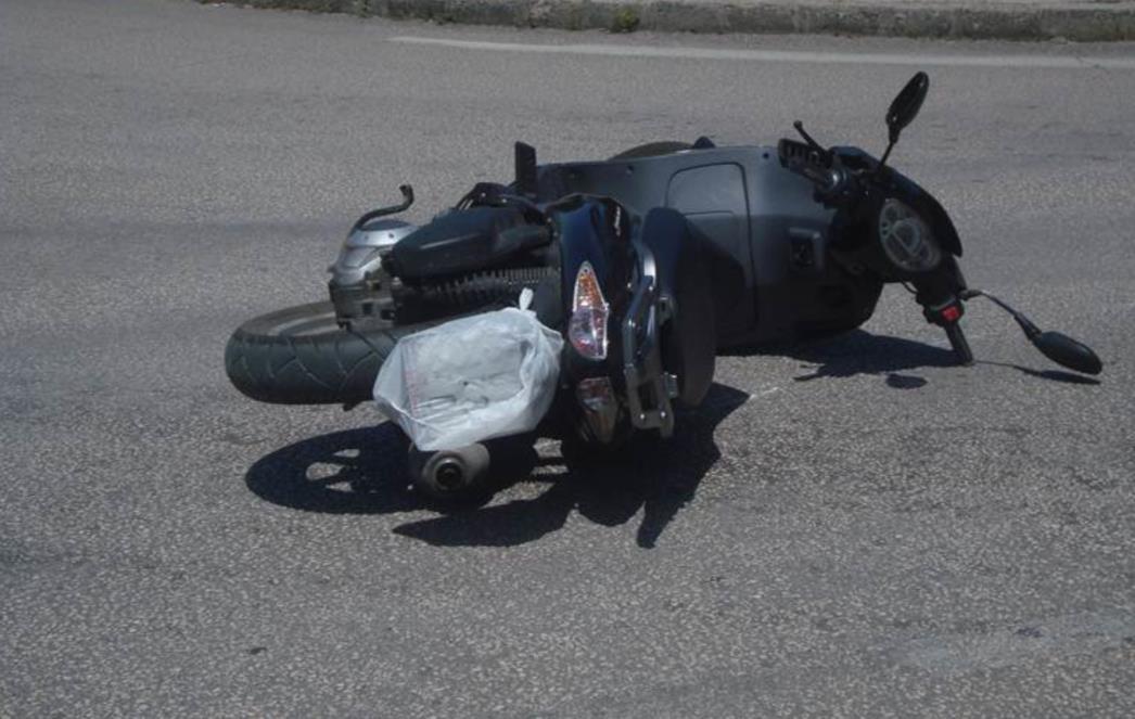 Opuzen: Mopedist udario u auto, prebačen u dubrovačku bolnicu