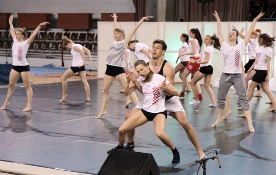 RASPLESANO U GRADU:  Gospino polje u rtimu plesa (FOTOGALERIJA)