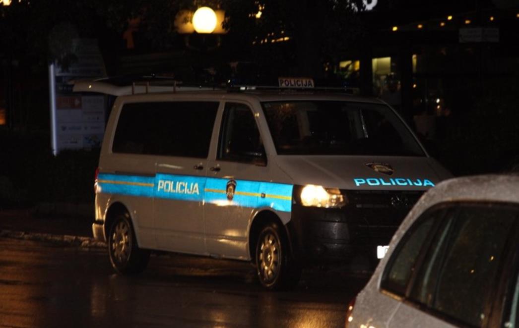 POLICIJA GA PREDUHITRILA  U alkoholiziranom stanju išao ukrasti moped u Župi